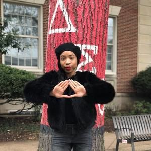 Meet your Posher, Clarke